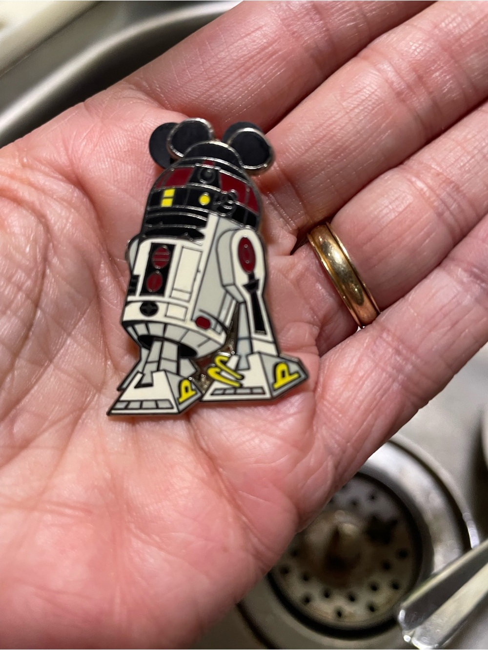 Disney Parks Star Wars R2-MK Mickey Droid Trading Pin – 2010
